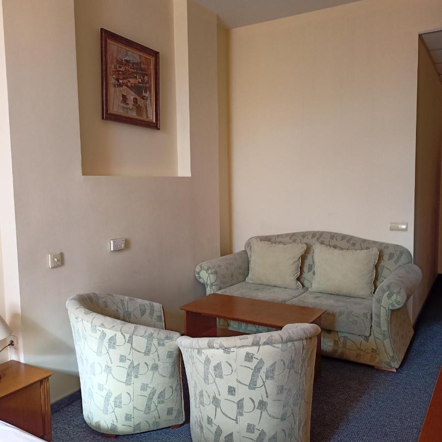 Hotel Panorama Veliko Tărnovo Esterno foto
